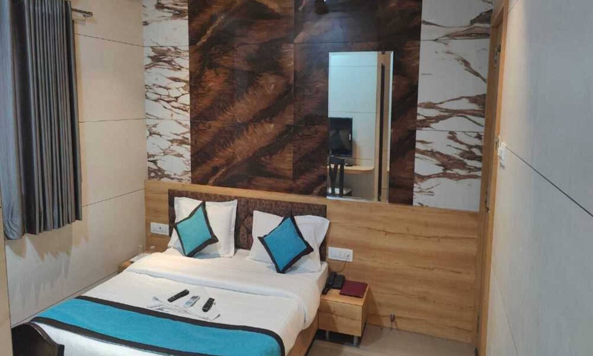 Bandra East Hotel | Hotel Prasad NX