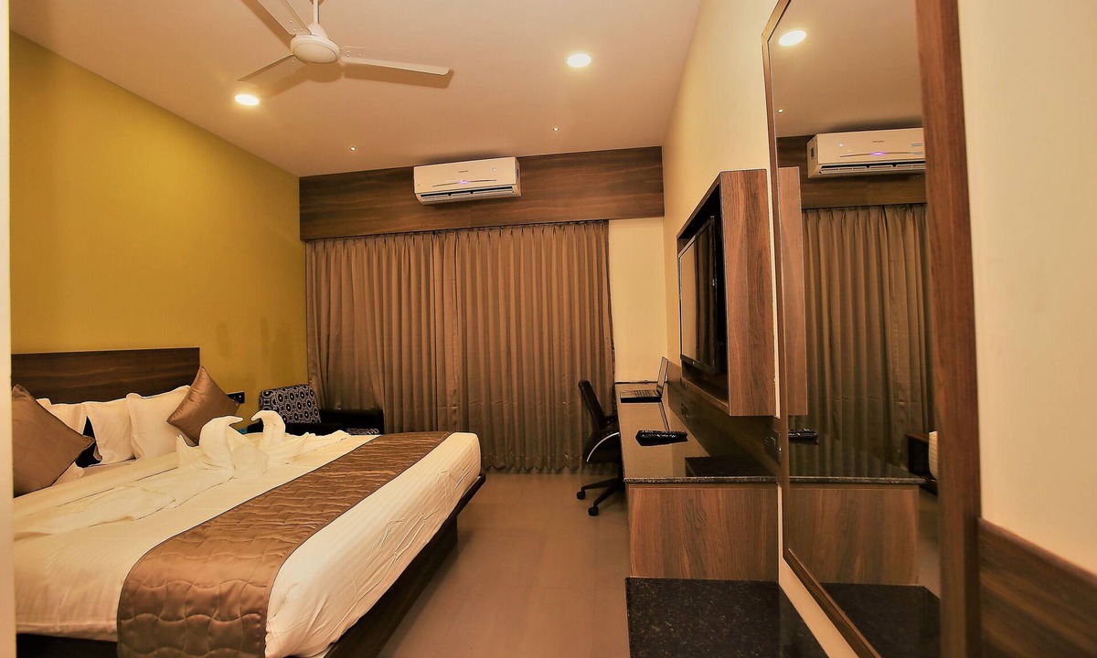 Palsana Hotel | Hotel Regents