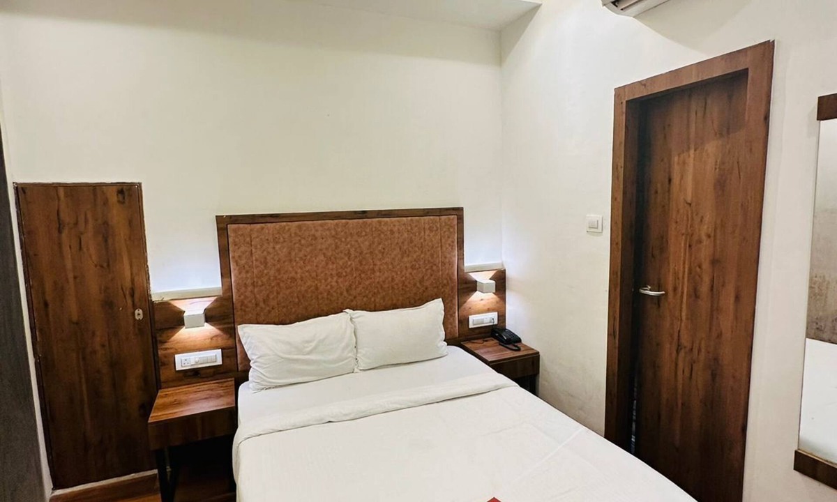 Kurla West Hotel | HOTEL ROYAL PALACE