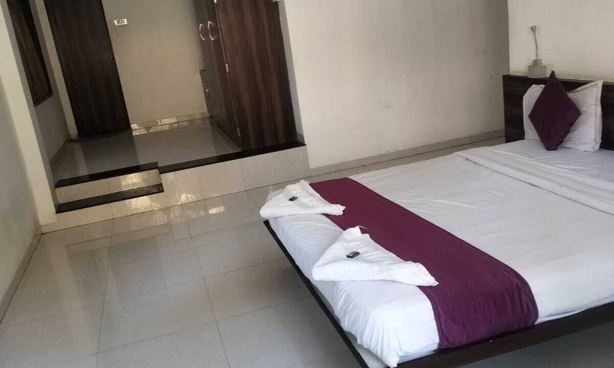 Pirangut Hotel | Hotel Saiba Lodging