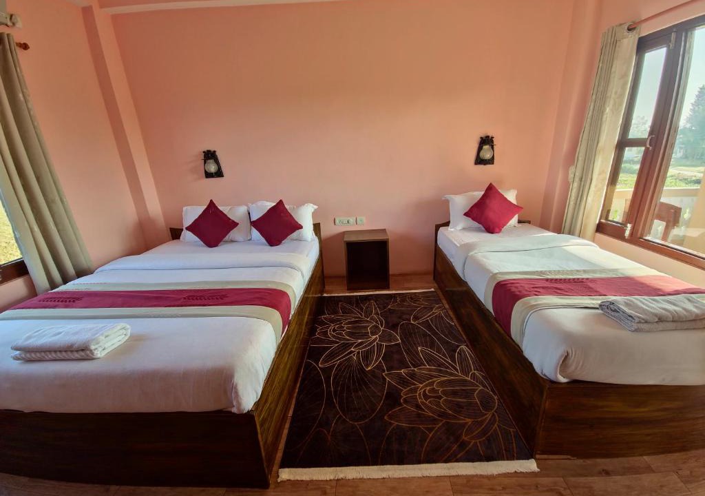 Sauraha Hotel | Hotel Tree Tops