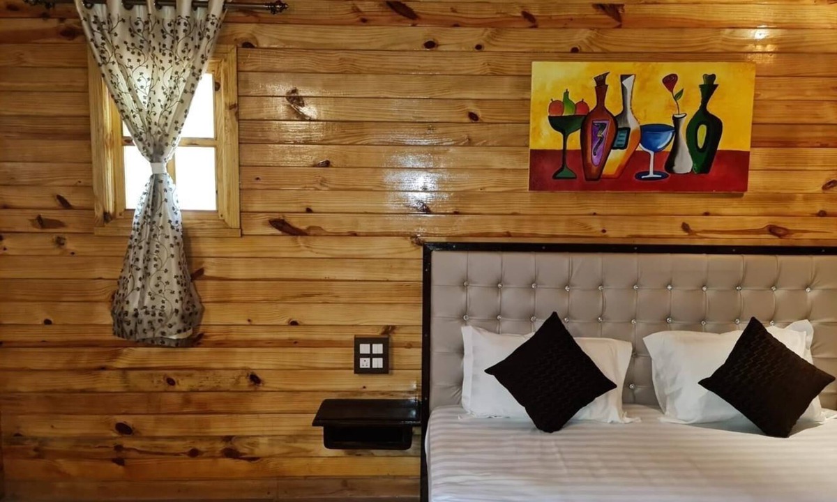 Tarkarli Hotel | Hotel Yash Nyahari Niwas