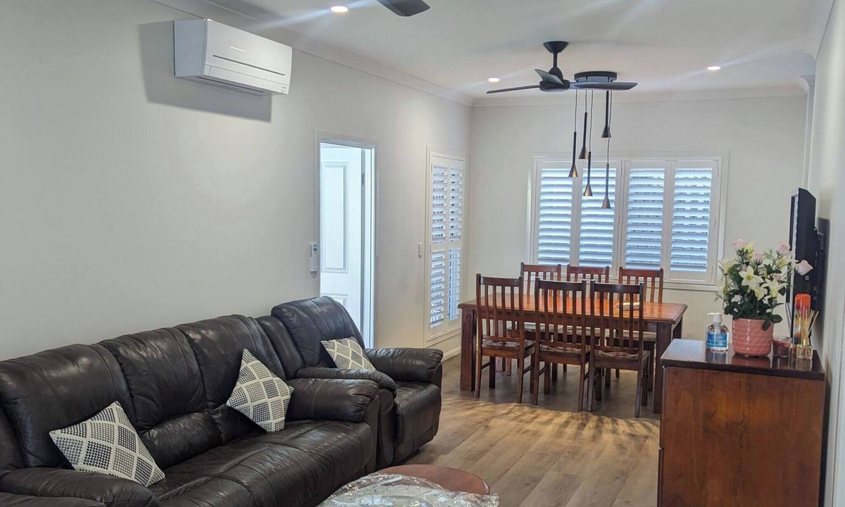 Chermside West House | Immaculate Entire House in Chermside West 2-Beds