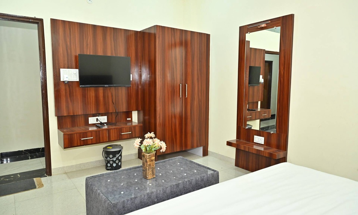 Rau Hotel | Indore Palace