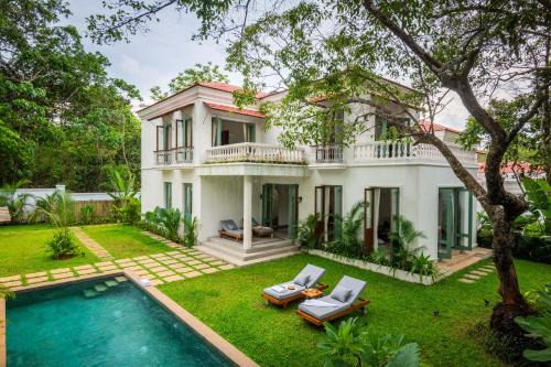 Siolim Villa | La Branca by The Blue Kite - Luxurious 4 BHK villas near Peaceful Morjim Beach, with Private Pool, Big Garden, Security, Kitchen, Wifi, Terrace