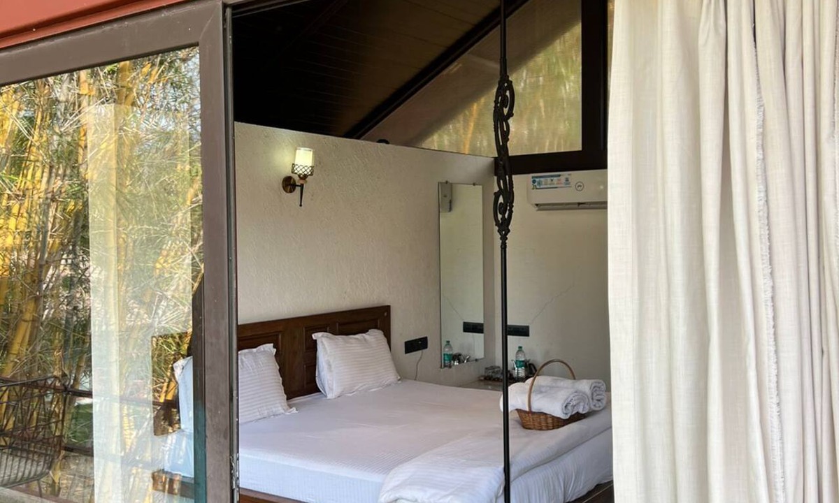 Ghodegaon Hotel | La Moire Resort