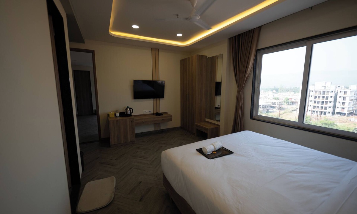 Bherav Hotel | Lotus Leaf