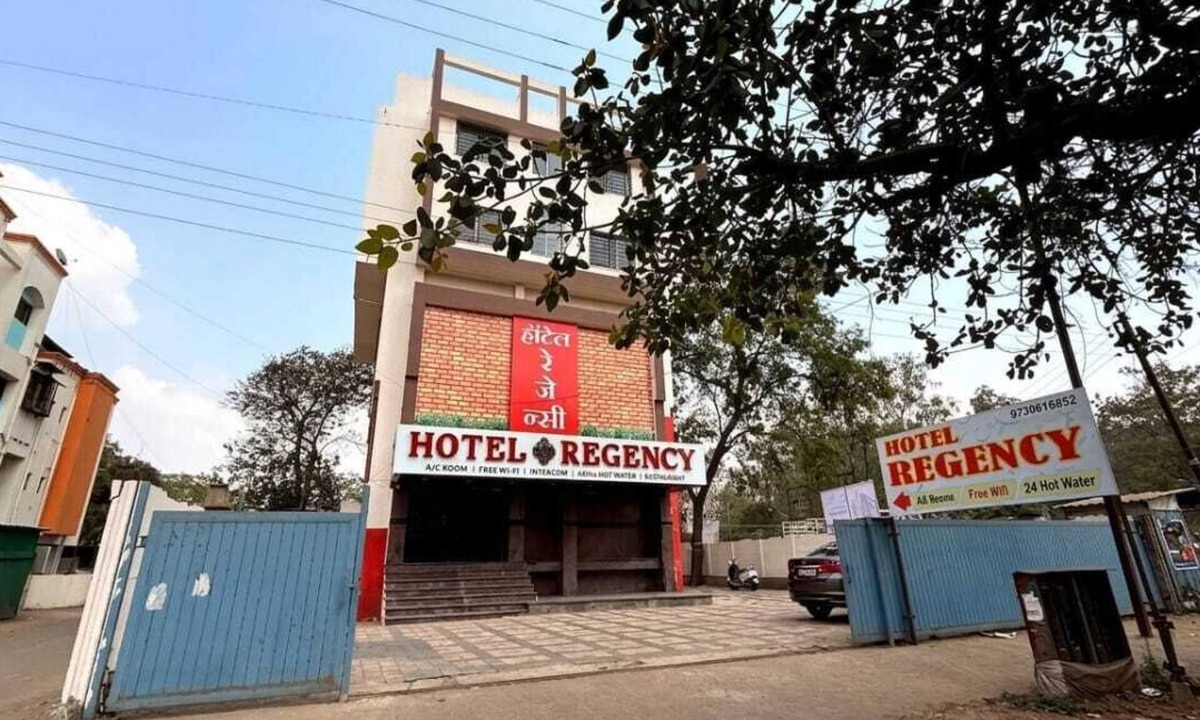 Nashik Hotel | Lovely 1-bedroom hotel with AC in charming Nashik