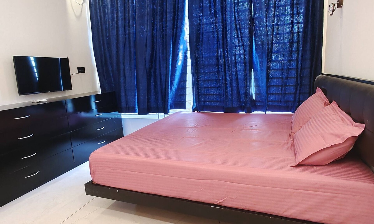 Peroorkada Apartment | Lumirefresh-Hridyam Couple-friendly Bathtub Luxury