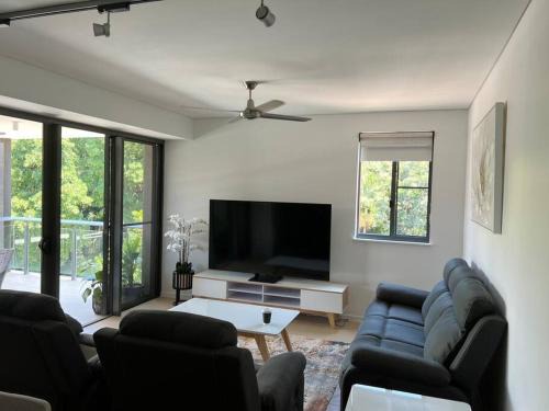 Darwin City Centre House | Luxury Waterfront Apartment (2 bedrooms)