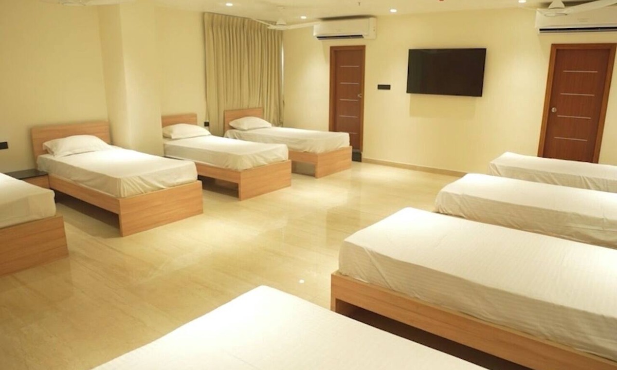 Eluru Hotel | M Convention