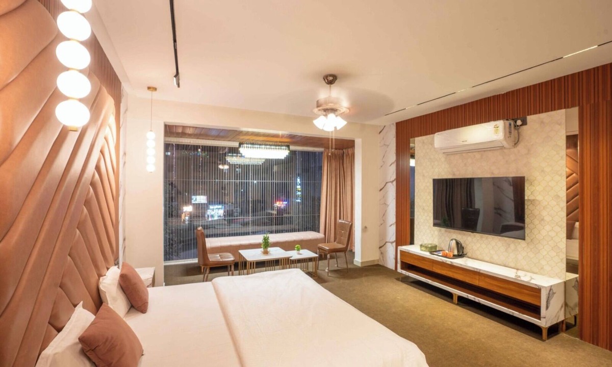Pune Hotel | Majestic Inn