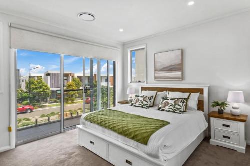 Shell Cove House | Marina Escape - Contemporary Coastal Living