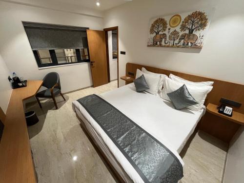 Jalgaon Hotel | Mastiff Hotel Crystara, Jalgaon