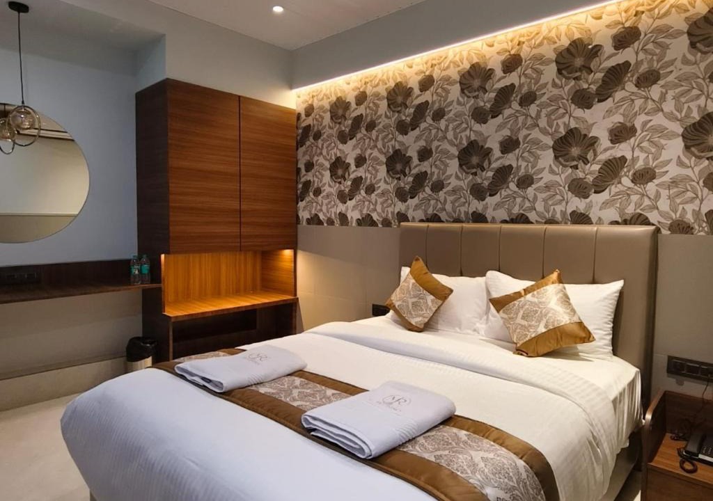 Thane West Hotel | Mi Residency Lodging & Boarding