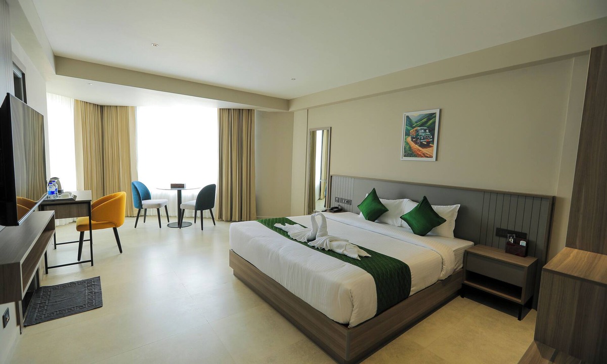 Sulthan Bathery Hotel | Mount Land
