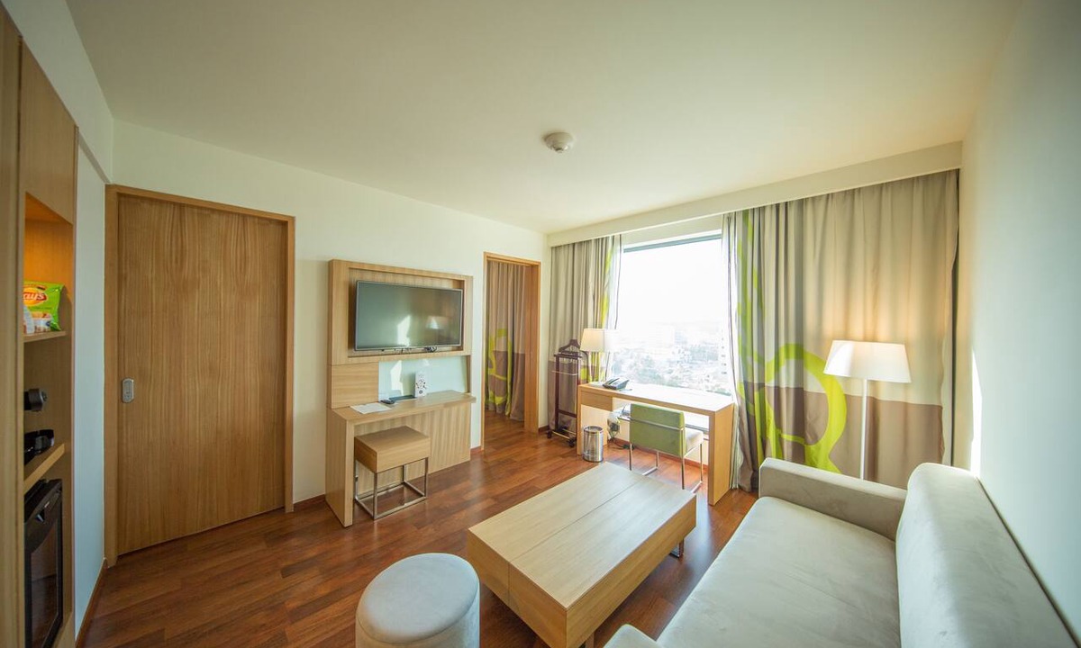 Navalur Hotel | Novotel Chennai Sipcot
