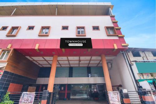 Gajuwaka Hotel | OYO Townhouse Gajuwaka Near CMR Mall