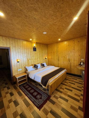 Vattakanal House | Prince Wood House - Cozy Wooden Home II