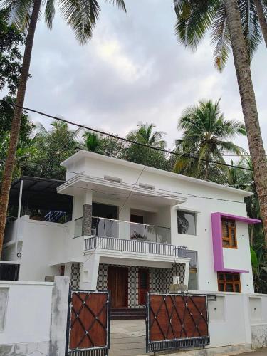 Kozhikode House | Rivermist Retreat