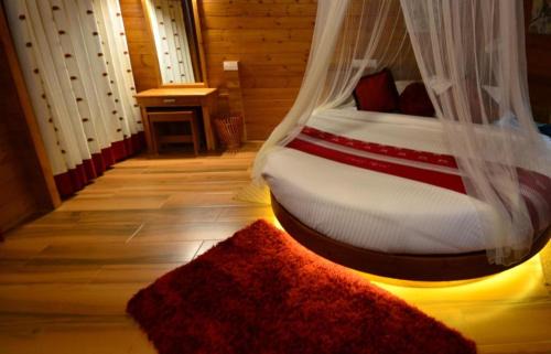 Vazhavatta House | Room in Villa - LakeRose Wayanad Resort