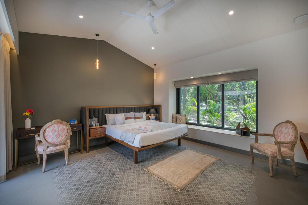 Alibaug Villa | SaffronStays Summer Breeze