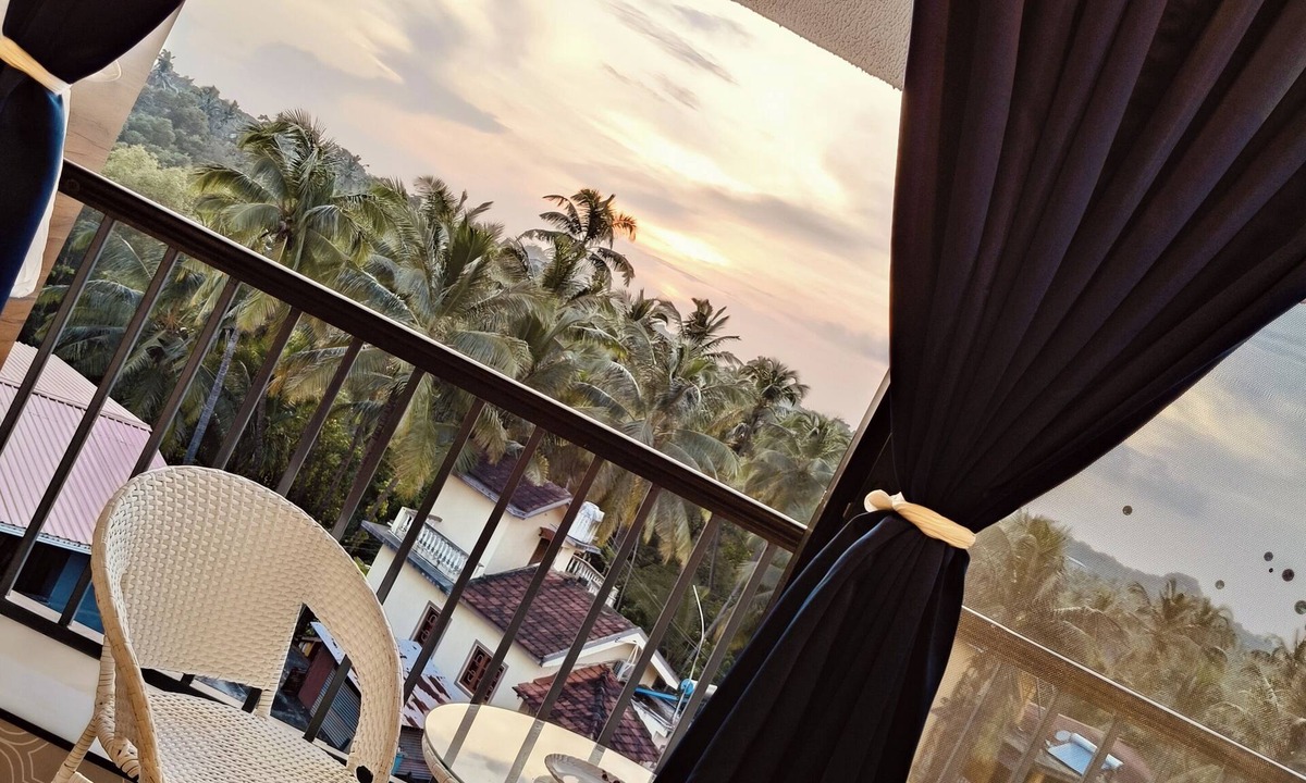 Candolim Apartment | San Francisco A Luxury stay Your story begins with selfies