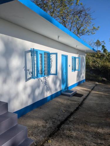 Vattakanal House | Santorini blue
