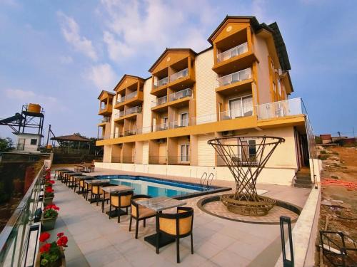 Mahabaleshwar Hotel | Savyasaachii Hotel, Mahabaleshwar - Pure Veg