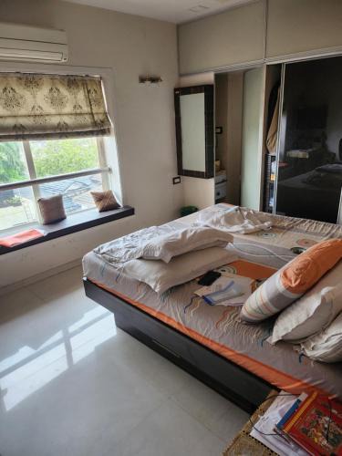 Cuffe Parade House | Sea facing Apartment in Colaba