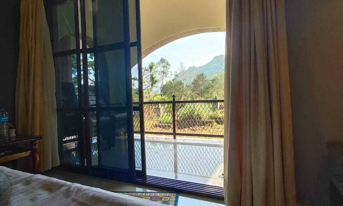 Mangaon Hotel | Shivraj Palace Resort