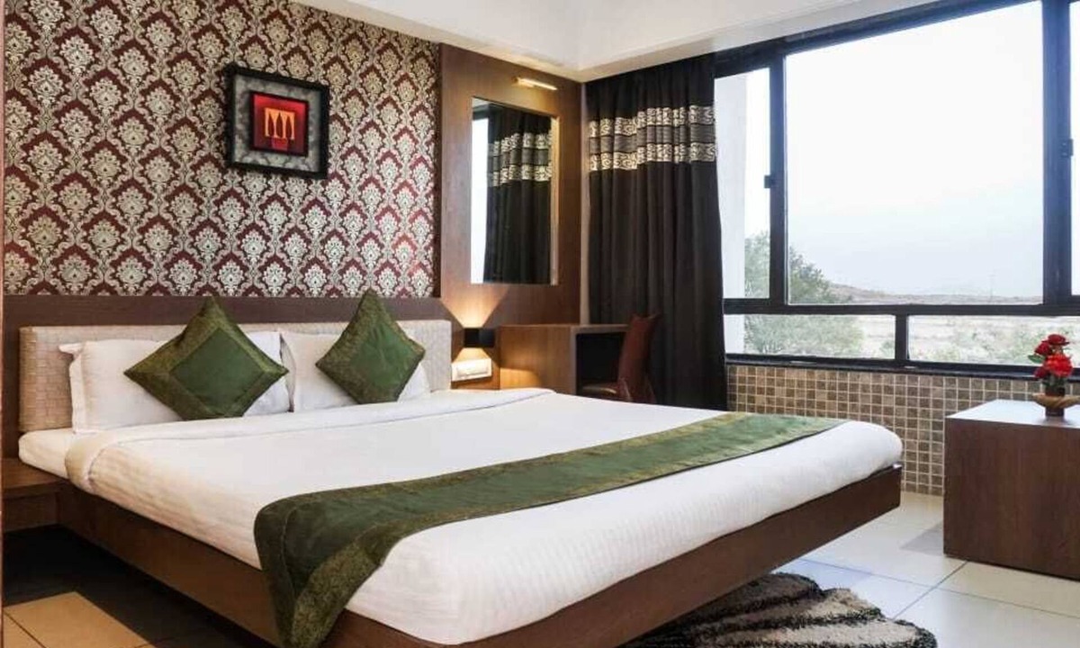 Satara Hotel | Shri Vitthal Mangalam