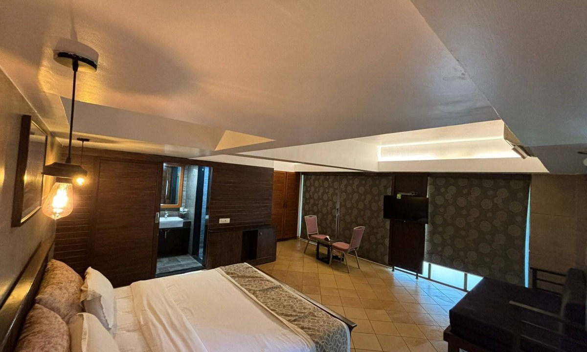Uttan Hotel | Silverador Resort Club