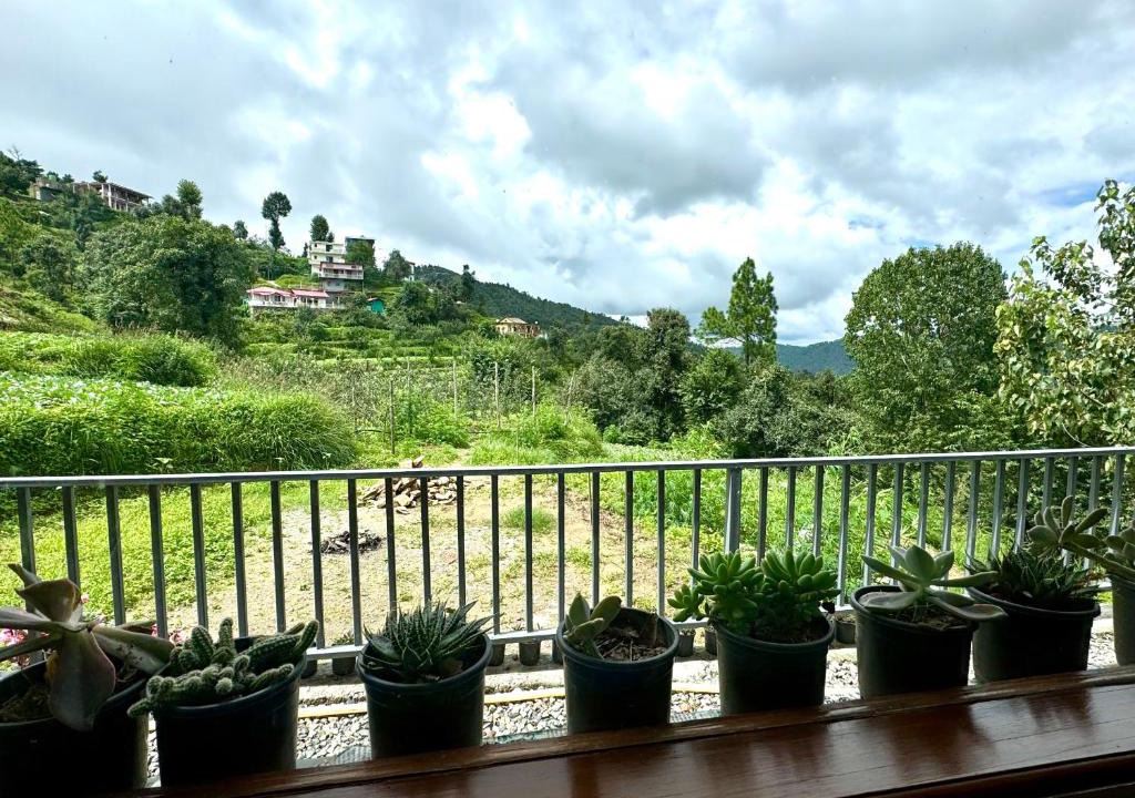 Kaul Villa | Sound of Nature Hill View 5BHK by Homeyhuts