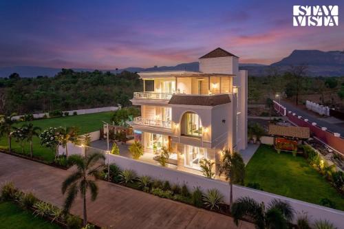 Karjat Villa | StayVista at House of Dawn with Pool, Lawn