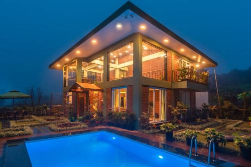 Mahabaleshwar Villa | StayVista at Status Villa with Heated Pool