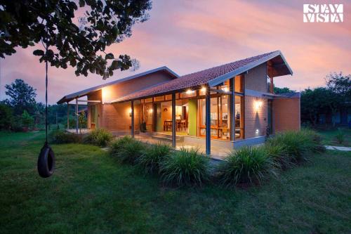Denkanikota Villa | StayVista at Sunnyside Farmstay with Bonfire & Lawn