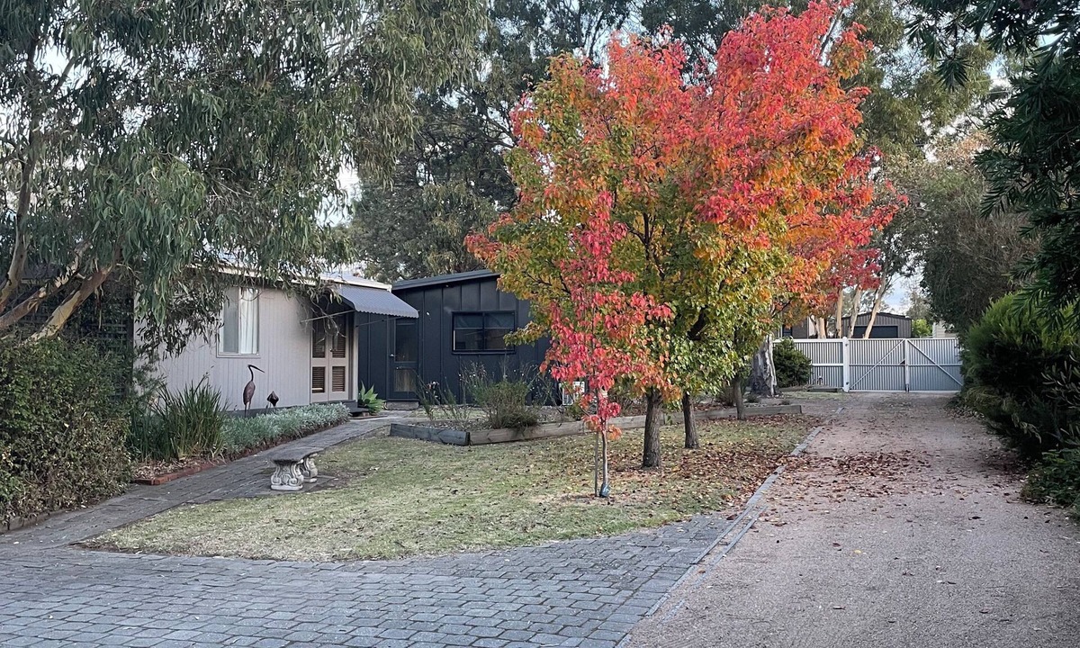 Eagle Point Apartment | Studio Apartment with Lake Access
