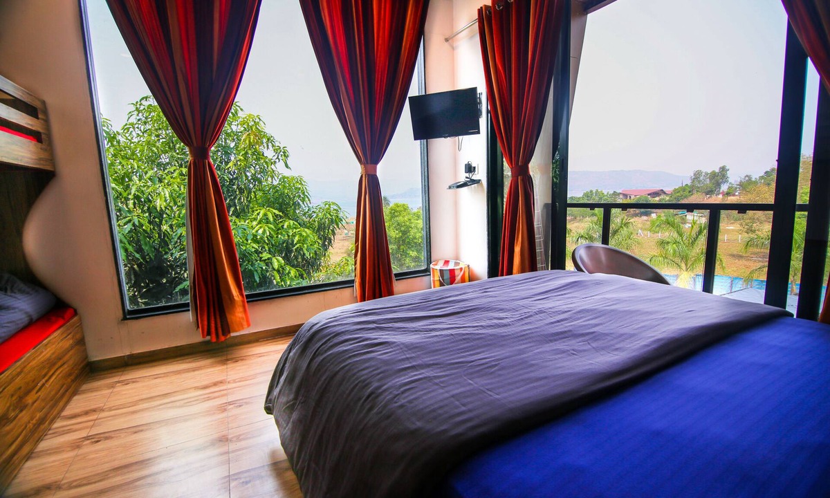 Gevhande Khadak Hotel | The Bob house