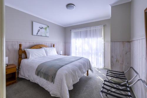 Strahan House | The Crays Accommodation