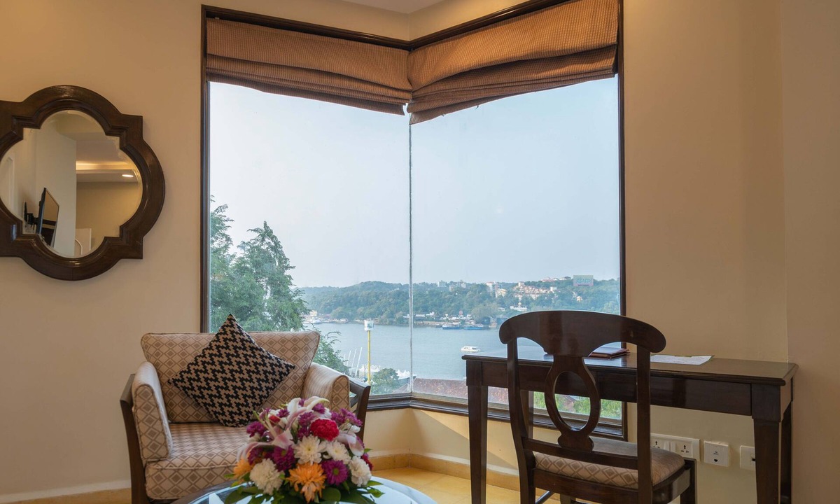 Panaji Hotel | The Crown Goa