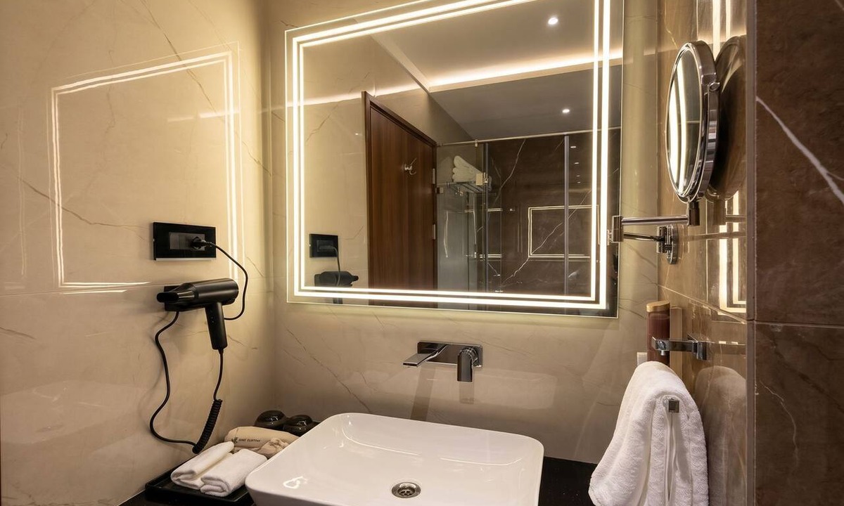Mysore Hotel | The Lynora