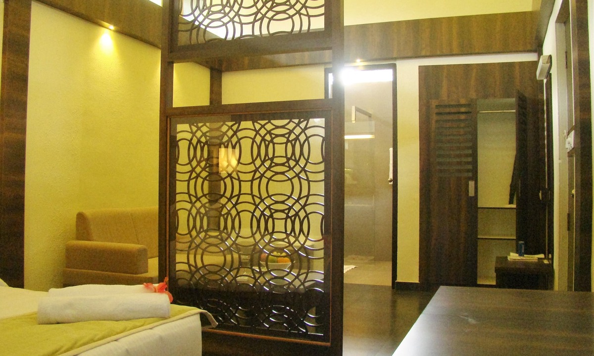 Pirmed Hotel | The Mountain Courtyard Thekady