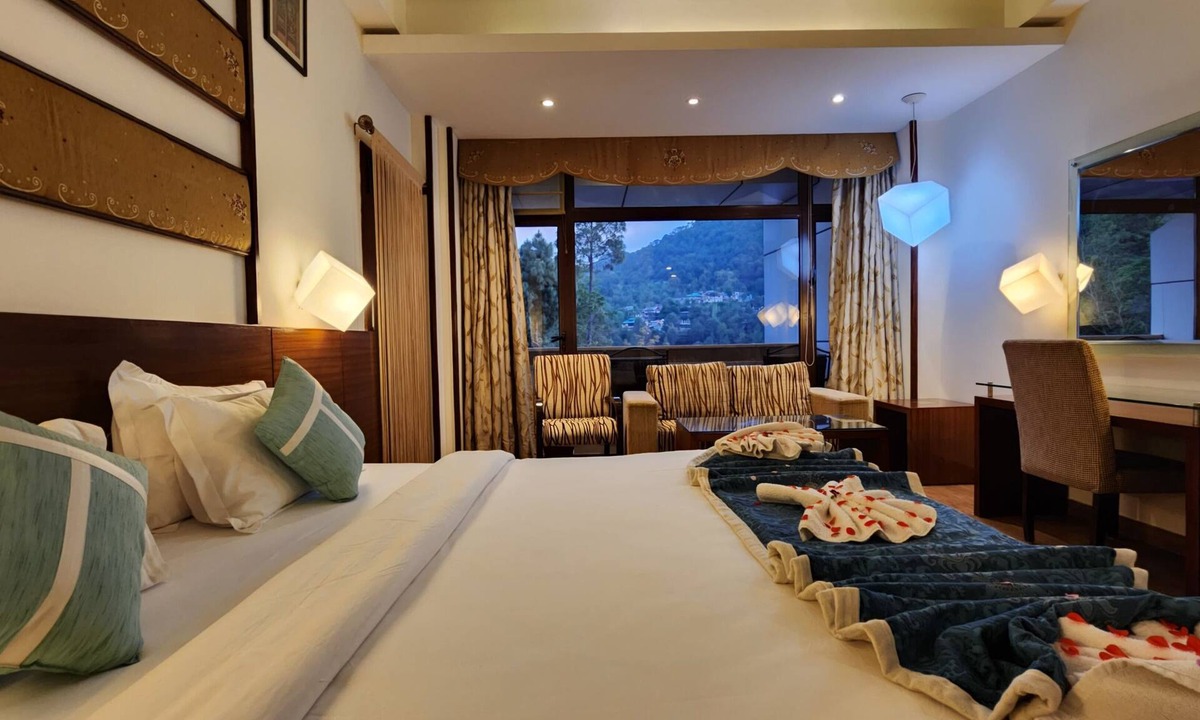 Solan Hotel | The Royal Ark