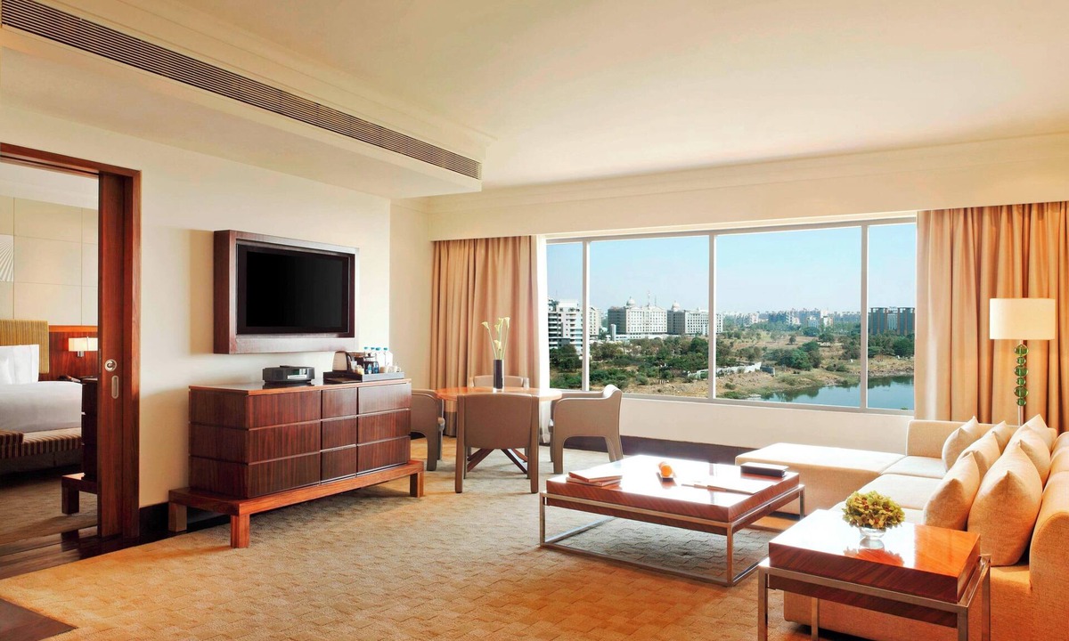 Mundhwa Hotel | The Westin Pune Koregaon Park