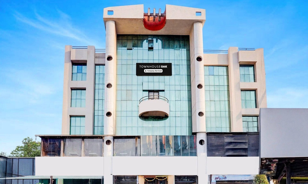 Clover Park House | Townhouse Oak Viman Nagar Hotel Cilantro