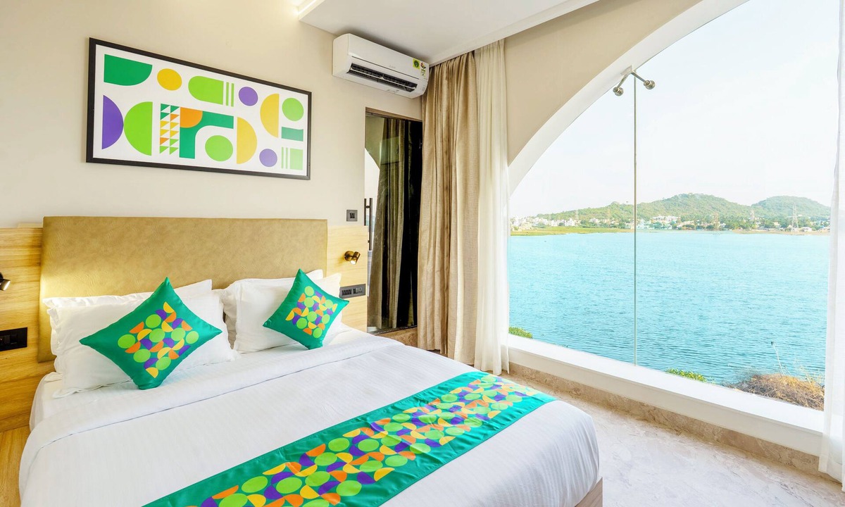 Chromepet Hotel | Treebo Deluxe Inn, Chromepet