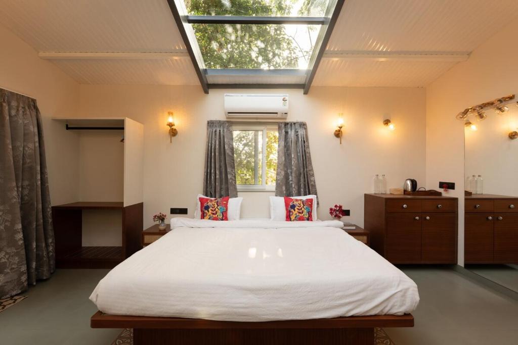 Anjaneri Apartment | Treehouse Cozy Nature Retreat - by Vivasa Villas