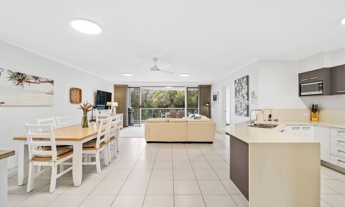 Point Arkwright Apartment | Unit 2 'Point Break'