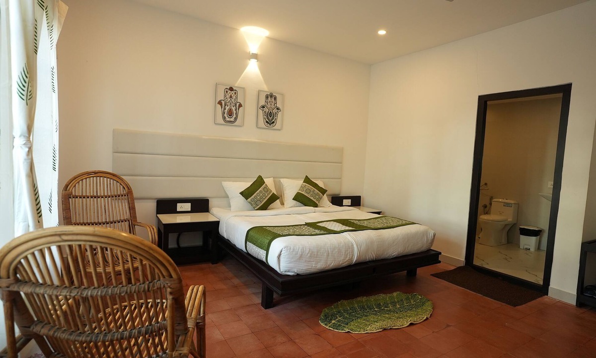 Kodungallur Hotel | Veda5 Ayurveda Living Village